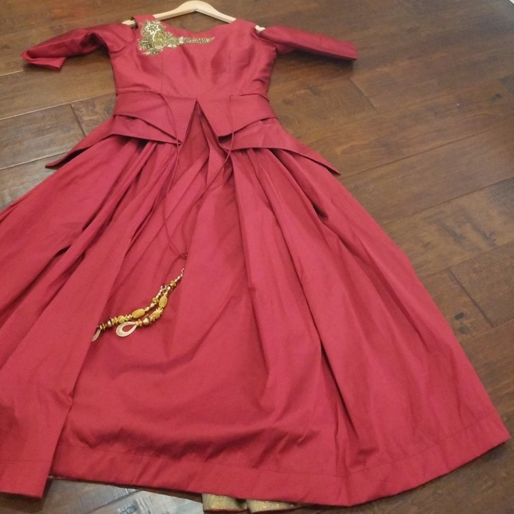 Indian gown!! - Picture 4 of 7